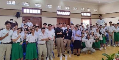 Dari Sekolah Menuju Dunia Kerja: Siswa Cor Jesu Dapat Bekal Jaga Kesehatan Mata dari RS Mata Undaan