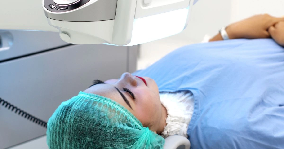 Prosedur SMILE Pro 8 detik LASIK bebas kacamata